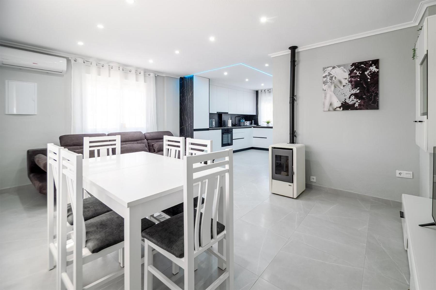 הוילה טורבייחה Casa Olivia With Pool Heating Fee מראה חיצוני תמונה